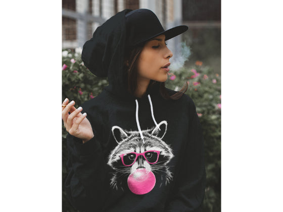 Hoodie für Damen. Cooler Kapuzenpulli mit Waschbär Motiv.