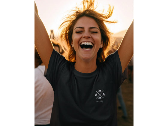 Geschenk für Mama. Schwarzes T-Shirt für Damen personalisierbar für Mama.