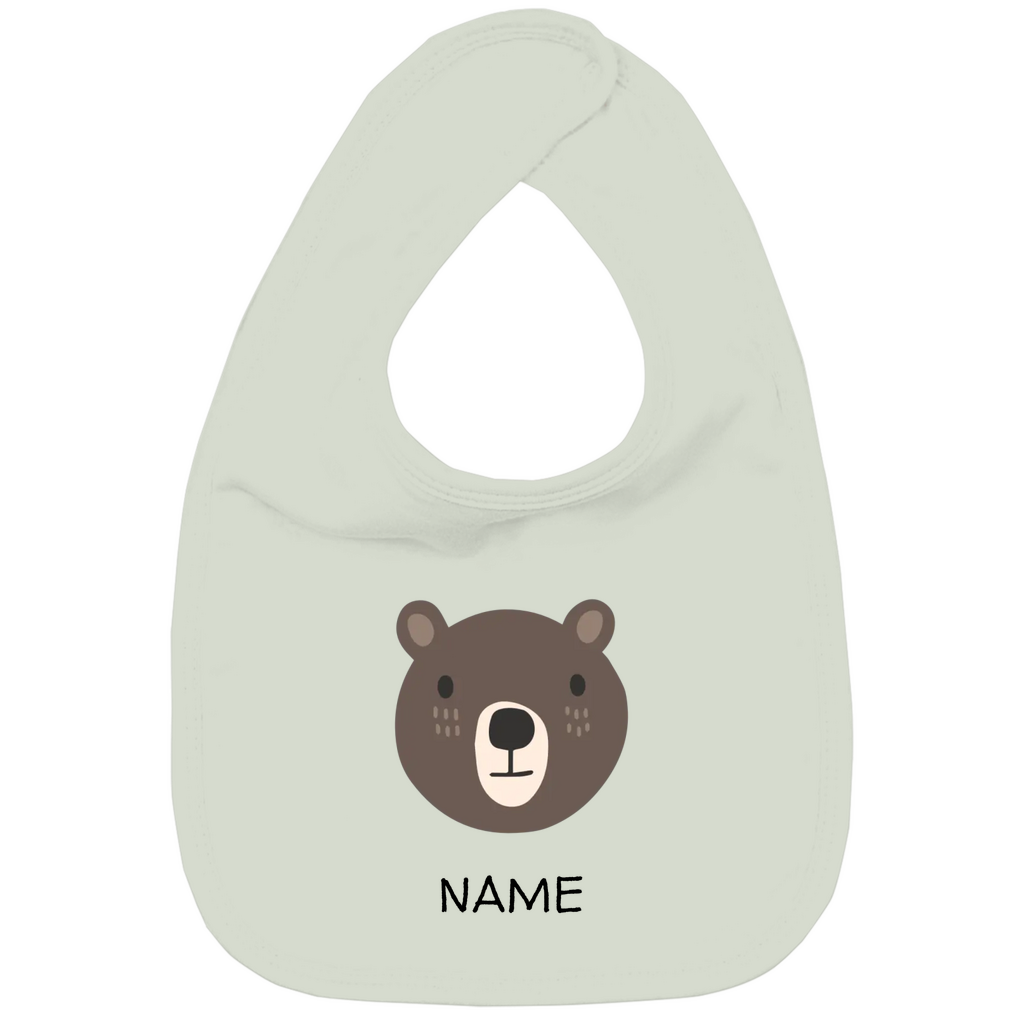 Baby Lätzchen "Cuddly Bear" in Sage: Minimalistisches Bären-Tiermotiv im skandinavischen Design, personalisierbar mit Namen