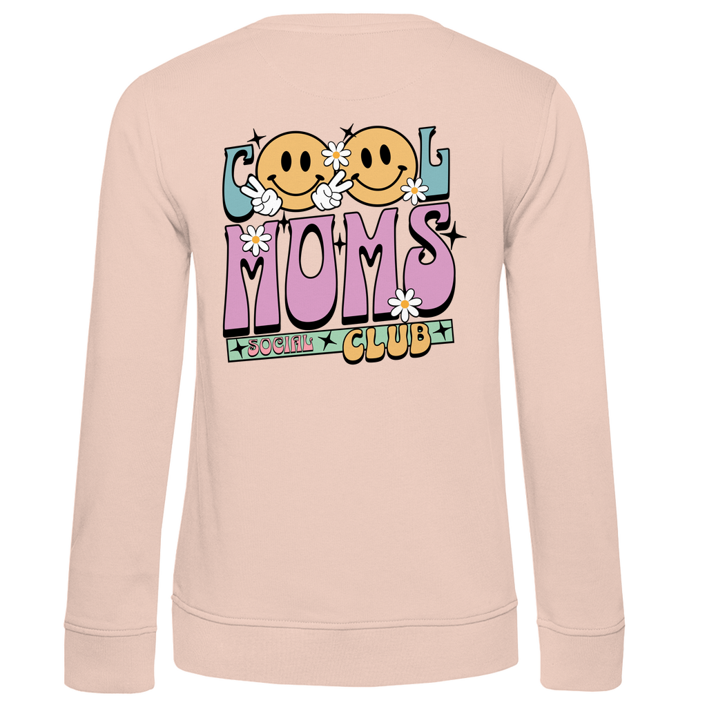 Damen Sweatshirt „Cool Moms Social Club“ mit Rückenprint aus Bio-Baumwolle in Rosa – Ausdrucksstarkes Design mit Retro-Schriftzug für stolze Mamas