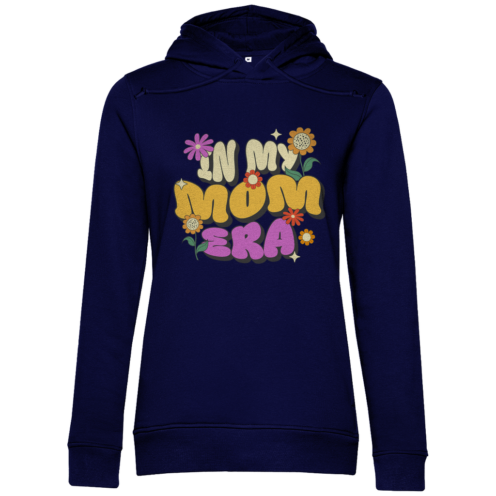 Damen Hoodie in Navy Blau aus Bio-Baumwolle mit Retro-Motiv „In My Mom Era“ und bunten Blumen. Nachhaltig und stylisch.