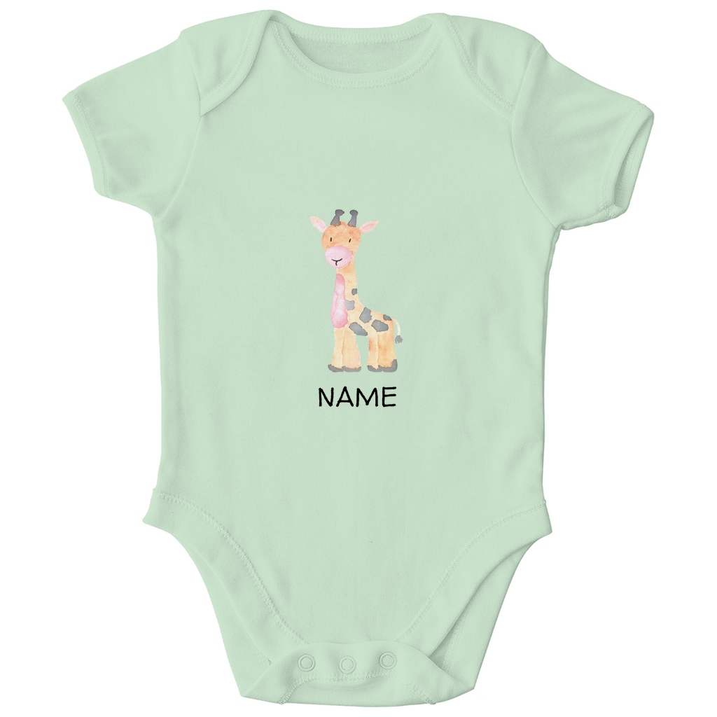 Baby Kurzarm Body "Little Giraffe" in Sage: Handgezeichnetes Giraffen-Tiermotiv in Gelb- und Grautönen, personalisierbar mit Namen