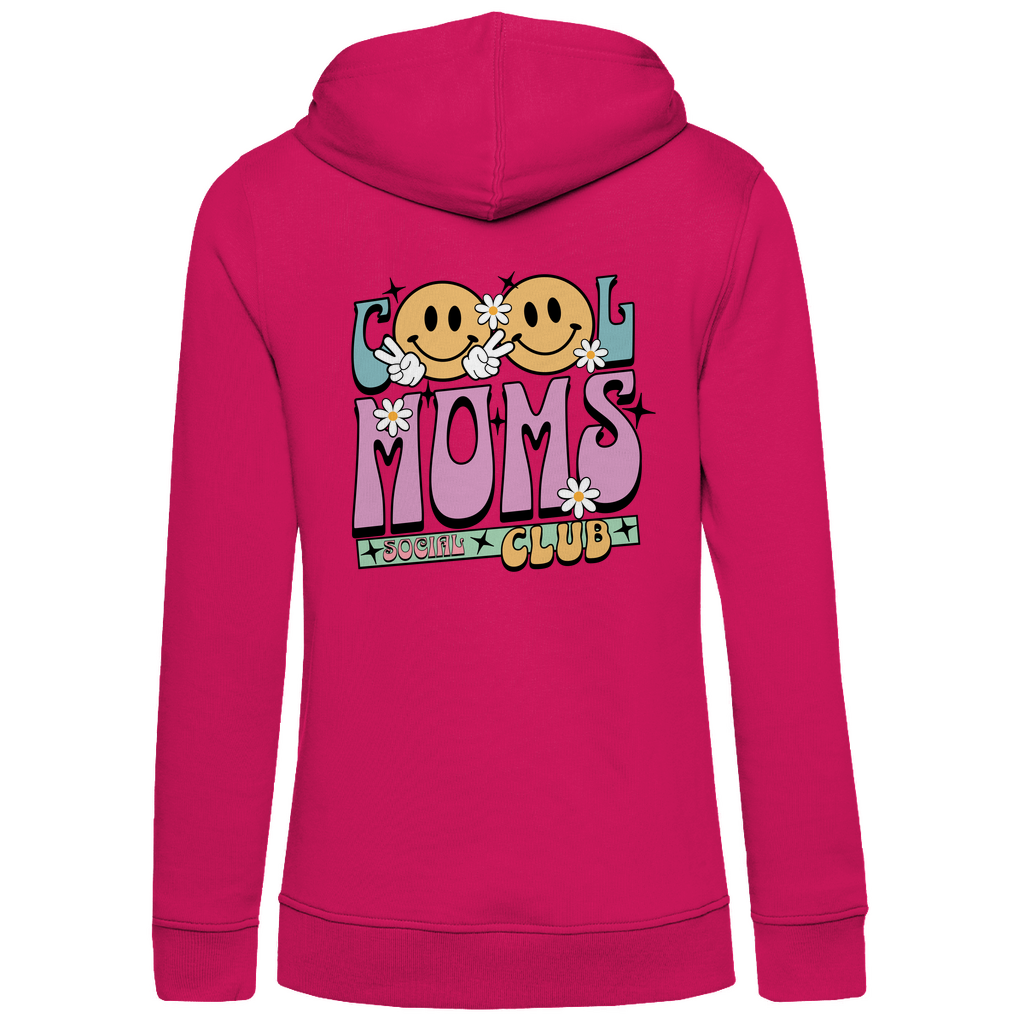 Damen Hoodie „Cool Moms Social Club“ mit Rückenprint aus Bio-Baumwolle in Pink – Ausdrucksstarkes Design mit Retro-Schriftzug für stolze Mamas