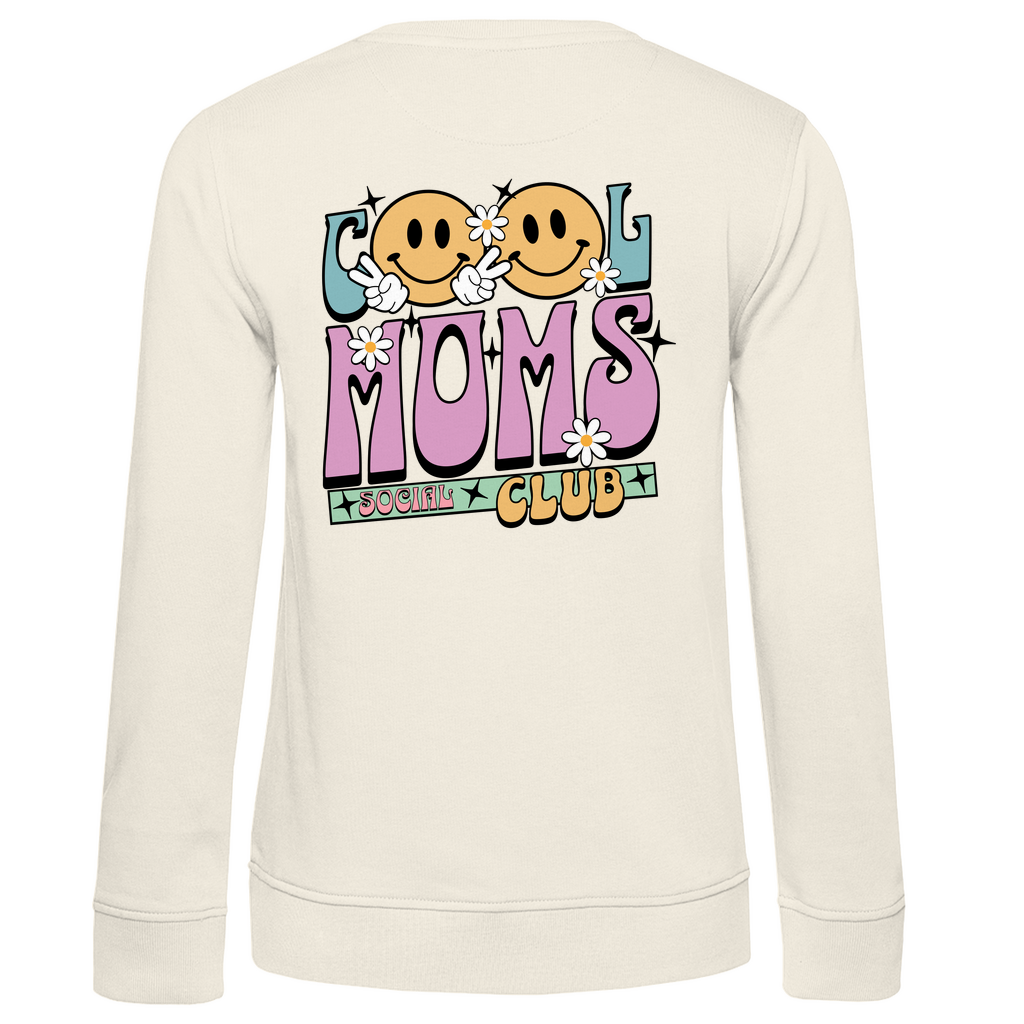 Damen Sweatshirt „Cool Moms Social Club“ mit Rückenprint aus Bio-Baumwolle in Beige – Ausdrucksstarkes Design mit Retro-Schriftzug für stolze Mamas