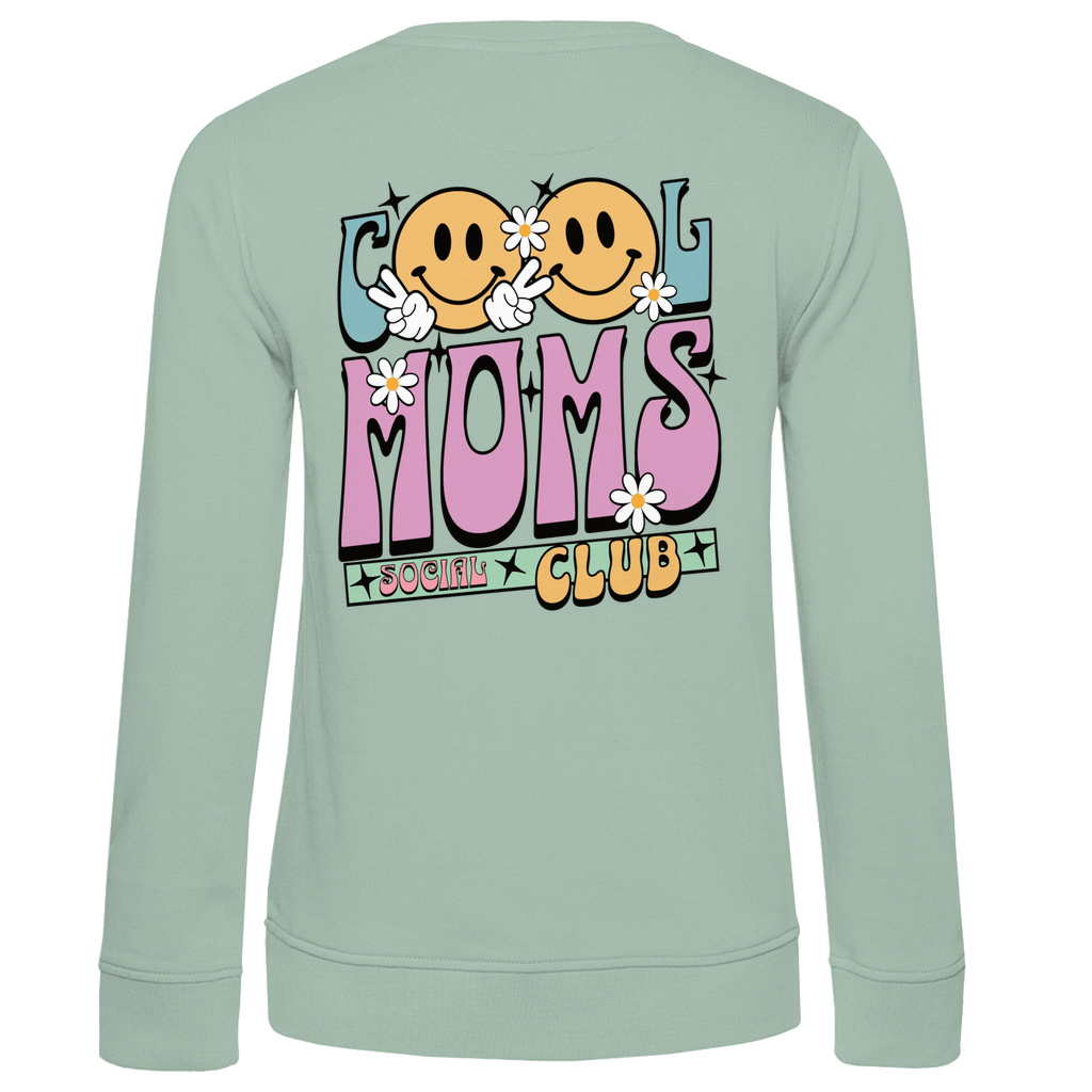 Damen Sweatshirt „Cool Moms Social Club“ personalisierbar mit Rückenprint aus Bio-Baumwolle in Sage – großer Retro-Schriftzug „Cool Moms“ mit floralen Details