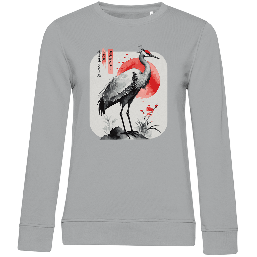 Damen Sweatshirt „Red Sun Crane“ aus Bio-Baumwolle in Grau – Zen-inspiriertes Kranichmotiv mit roter Sonne im traditionellen Sumi-e Stil, ideal für einen ruhigen, minimalistischen Alltagslook