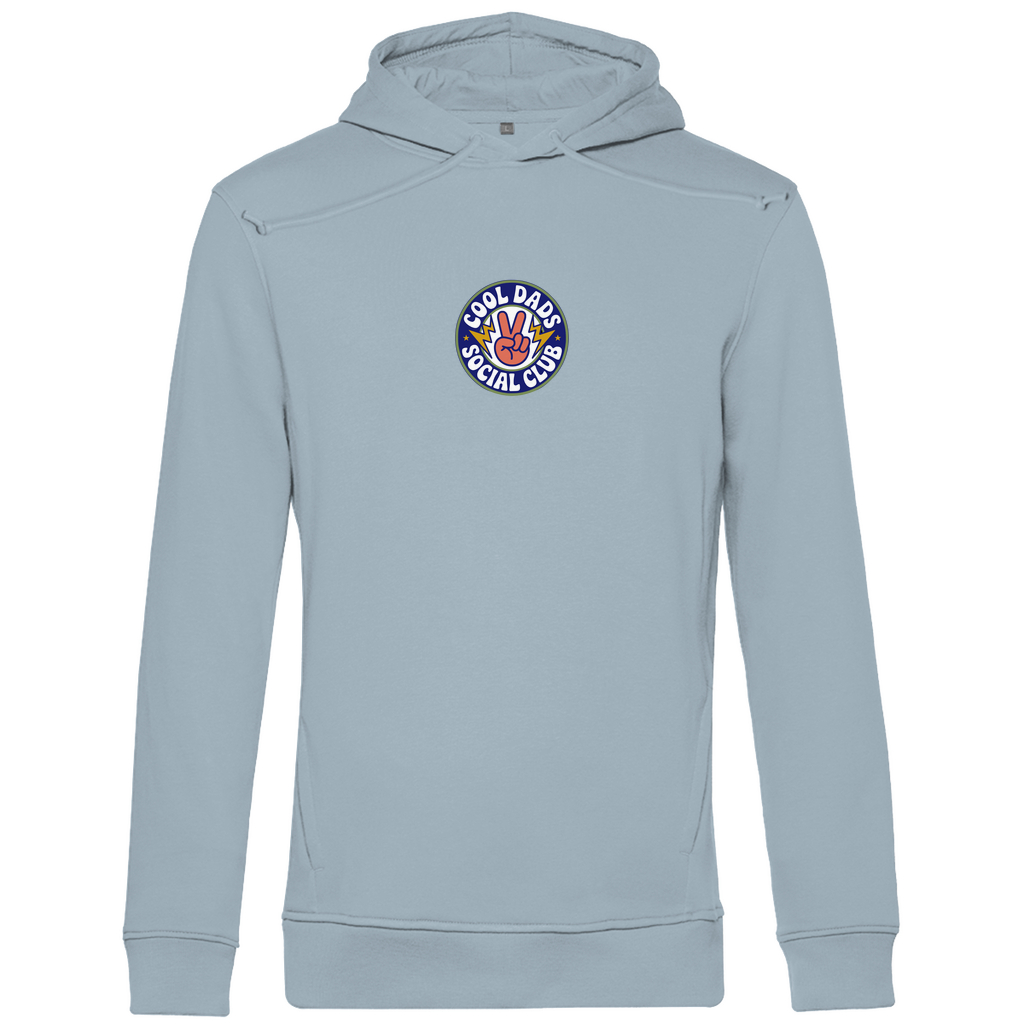 Hoodie Herren "Cool Dads Social Club" aus Bio-Baumwolle in Blau mit Club-Badge auf der Brust – Statement-Pullover für moderne Väter