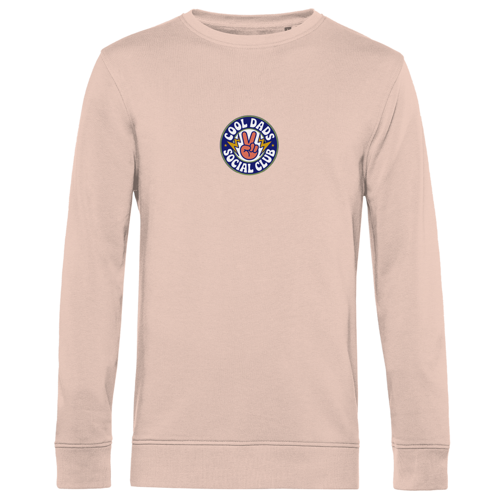 Sweatshirt Herren "Cool Dads Social Club" aus Bio-Baumwolle in Rosa mit Club-Badge auf der Brust – klarer Look für stylische Väter