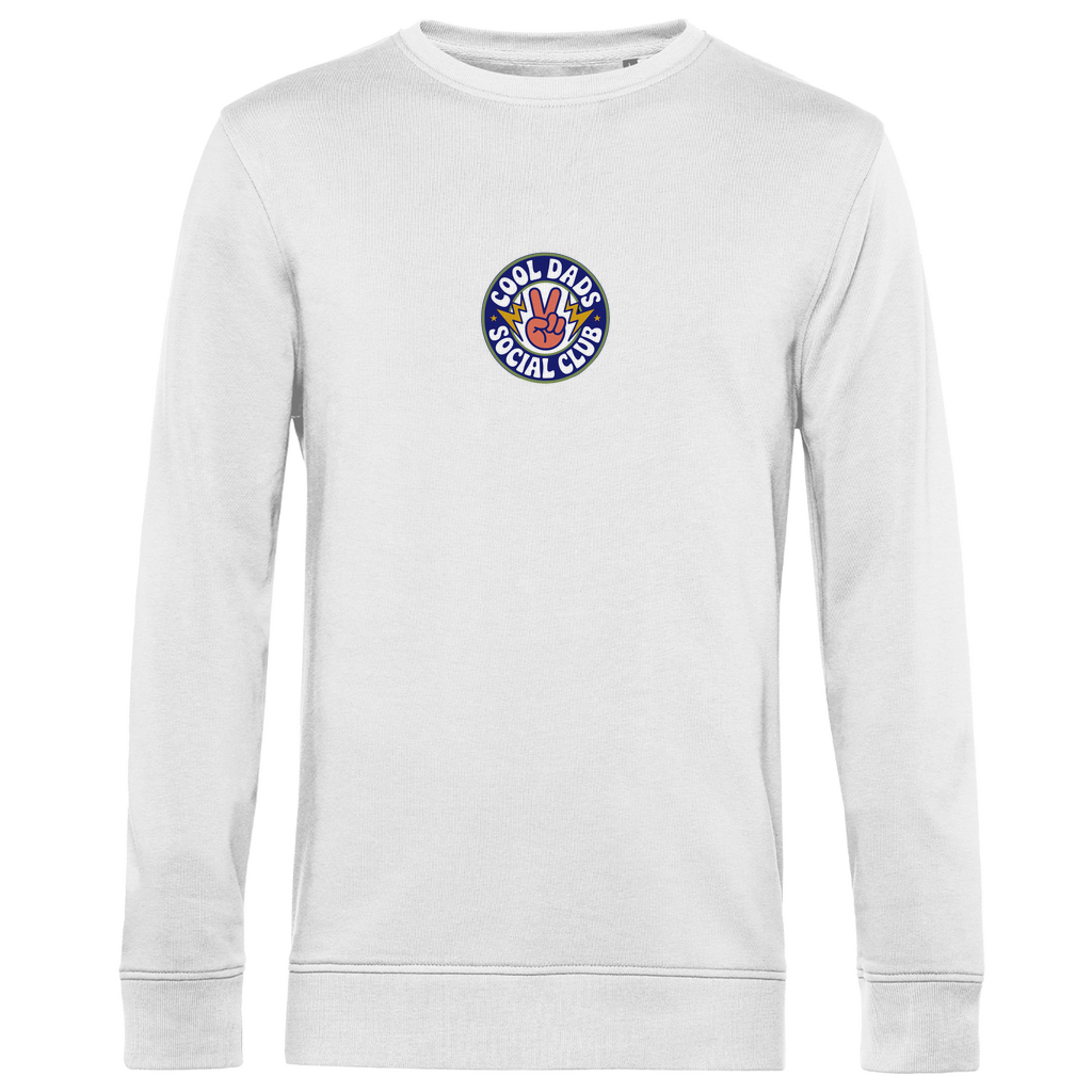 Sweatshirt Herren "Cool Dads Social Club" aus Bio-Baumwolle in Weiß mit Club-Badge auf der Brust – klarer Look für stylische Väter